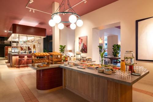 Mad på hotellet eller i nærheden