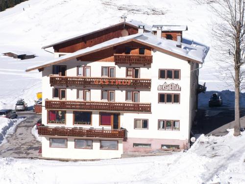El edificio en el que está la casa de huéspedes