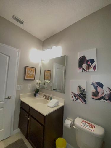 Modern Tropical Family Retreat near Legoland, Disney, Universal and Bok Towers photo 16