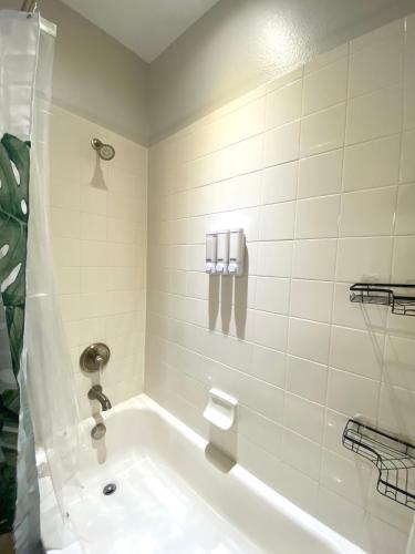 Modern Tropical Family Retreat near Legoland, Disney, Universal and Bok Towers photo 17