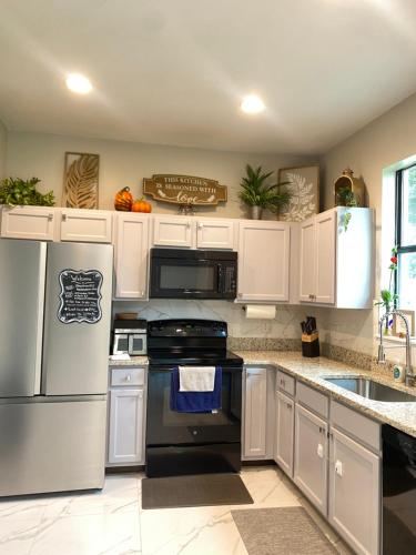 Modern Tropical Family Retreat near Legoland, Disney, Universal and Bok Towers photo 23