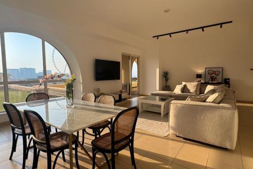Large 5-BR JBR Apartment, Perfect for Families, Easy Beach Access