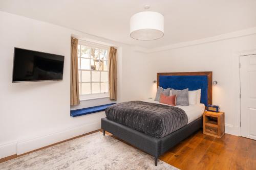 Suite 1, Berkeley Suites photo 14