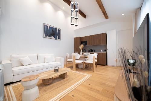 Chic Parisian Loft in Bastille Area