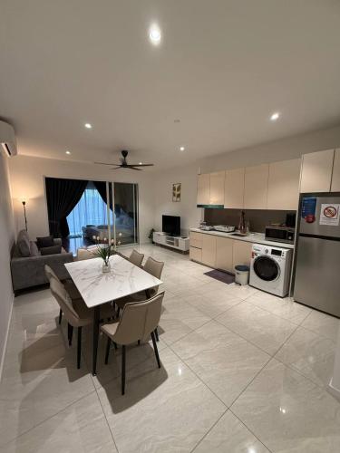 Quill Residence- Minimalist Urban Condo by Azmila