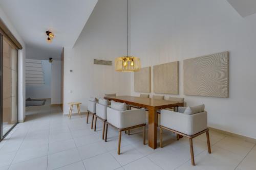 SALGADOS BEACH VILLA by My Algarve Rentals