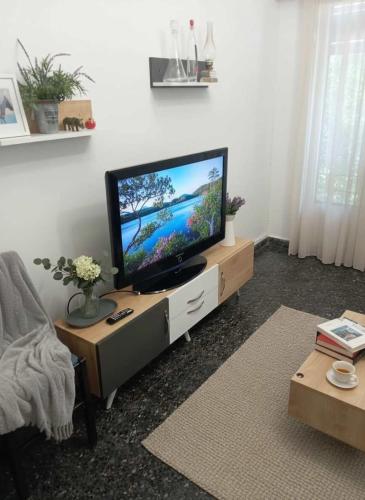 Your Piraeus Escape Cozy One-Bedroom Apartment