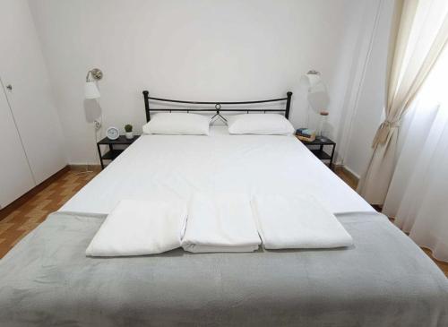 Your Piraeus Escape Cozy One-Bedroom Apartment