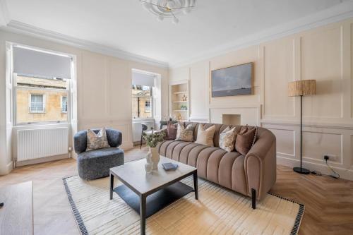 Foto Beautiful 1-Bed Flat with High Ceilings 5