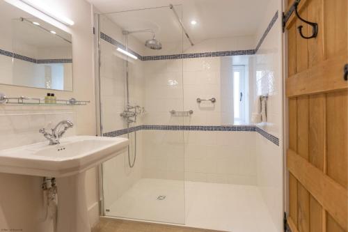 Ένα μπάνιο στο The Cart Shed