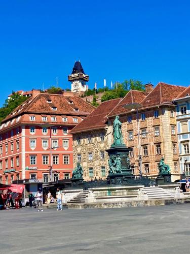 Nice Weekends Graz City Centre - Free Parking, Pets Welcome & Walk to Old Town - Mur - Kunsthaus