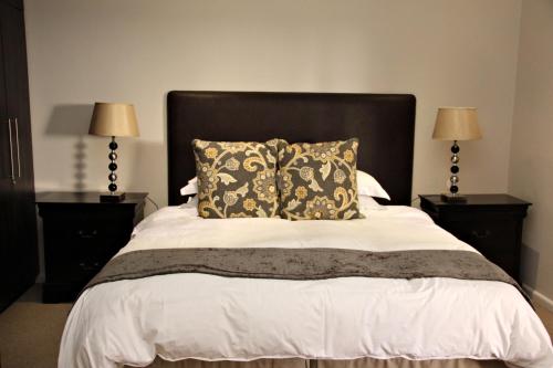 Ein Bett oder Betten in einem Zimmer der Unterkunft Browns Manor