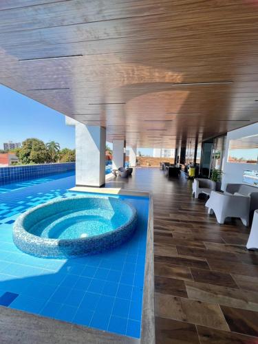 Piscina a SKY View o a prop