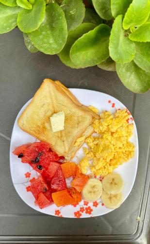 Jídlo v hostelu nebo okolí