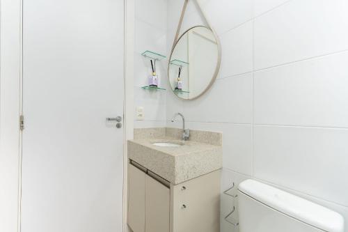 Ένα μπάνιο στο Apartamento 2 dormitórios em Bombas SC