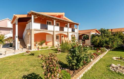 One-Bedroom Apartment In Podgradina