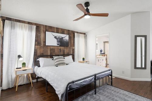 Postel nebo postele na pokoji v ubytování Family Grand Canyon Pit Stop