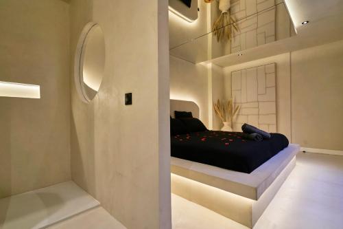 Ένα μπάνιο στο Loveroom Ô Diable Des Plaisirs