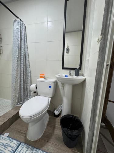 Ένα μπάνιο στο Emmitas room