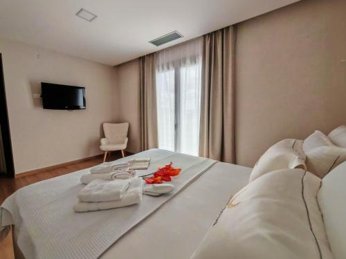 Cyclopean View Suites