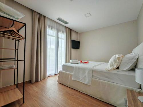 Cyclopean View Suites