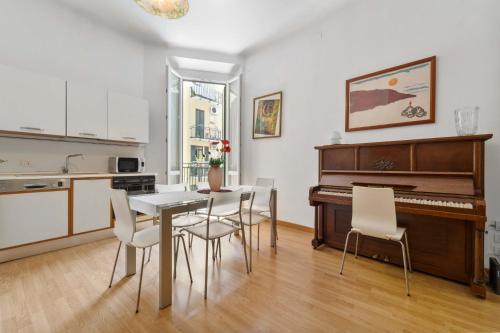 Central Milan Apartment - 10 min Duomo