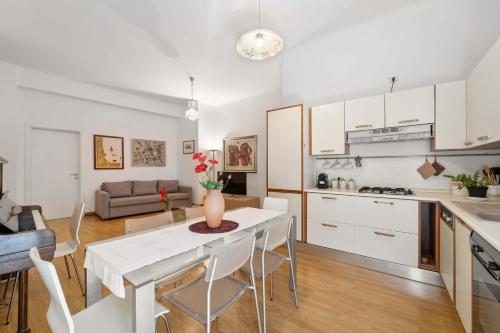 Central Milan Apartment - 10 min Duomo