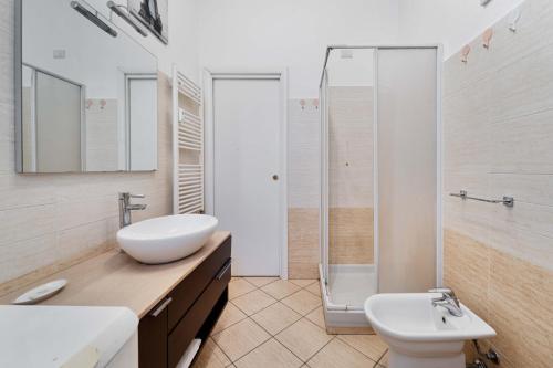 Central Milan Apartment - 10 min Duomo