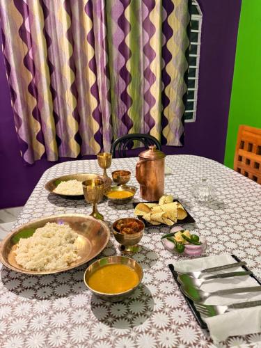 Đồ ăn tại/gần chỗ nghỉ nhà dân