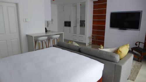 ITowers Luxury Apartment 2