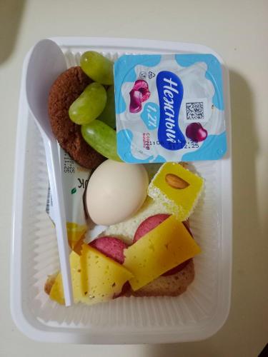 Jídlo v hostelu nebo okolí