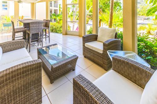 Foto sihtkohas Driftwood Village asuva majutusasutuse The Kai Life 7 - Waterfront Home on Bio Bay, Walk to the Rum Point Club! galeriist