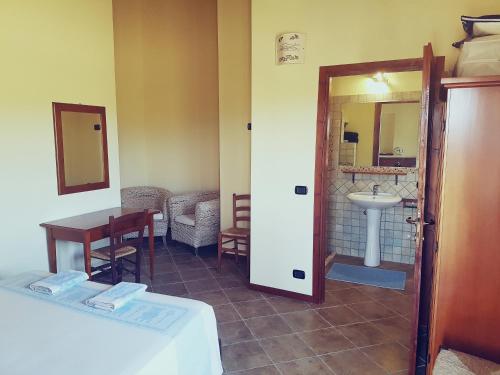 Kylpyhuone majoituspaikassa Agriturismo Gennemara B&B