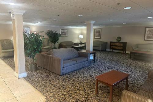 Gallery image of Wingate by Wyndham Livonia in Livonia