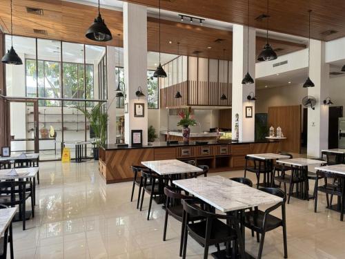 Restaurace v ubytování Avana Villa Jimbaran By Fays Hospitality