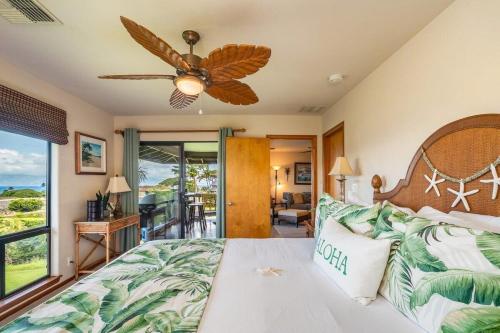 Ένα ή περισσότερα κρεβάτια σε δωμάτιο στο Kaanapali Plantation 57 · KPL 57 Hillside Haven | AC + BeachView
