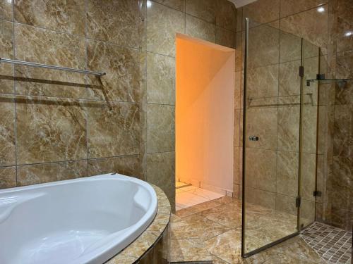 Photo de la galerie de l'établissement Manganese Luxury Stay, à Nelspruit