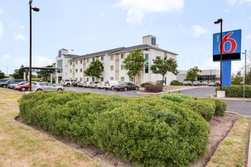 Gallery image of Motel 6-Brampton, ON - Toronto in Brampton