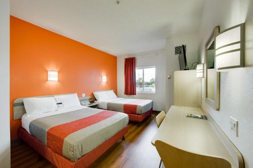 Imagem da galeria de Motel 6-Brampton, ON - Toronto em Brampton