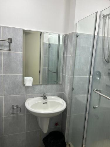 Bilik mandi di Sea Residences-Ann