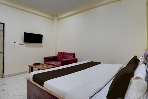 Телевизор и/или развлекательный центр в Super Hotel O Samne Ghat