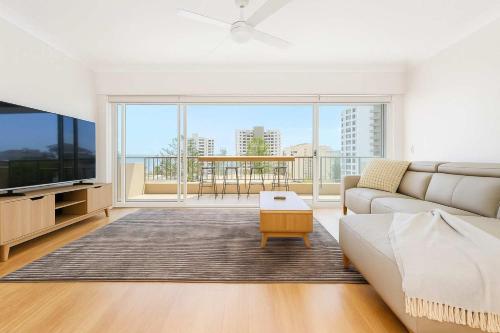 Posezení v ubytování Snapper Rocks Ocean view Retreat