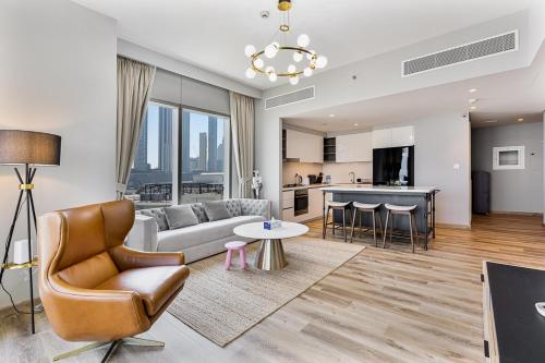Bright 2BR APT Near The Burj Khalifa and Dubai Mall