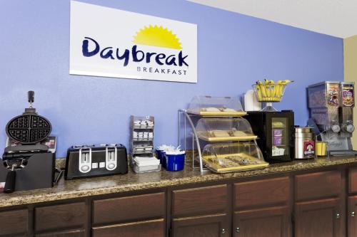 Kaffe- og tefaciliteter på Days Inn by Wyndham Plymouth