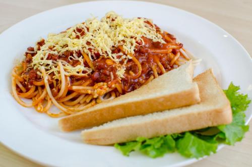 Makanan di atau berdekatan hotel