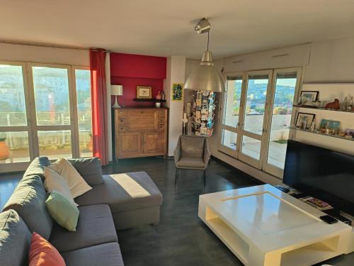 T5 Exceptional! Terrace 60 m2 by station 8 Pers
