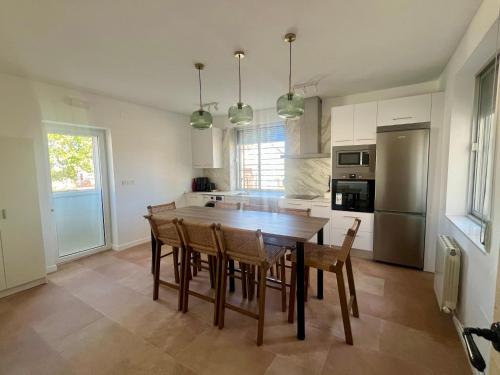 Køkken eller tekøkken på Casa Rural Las Escuelas de Pradoalegre