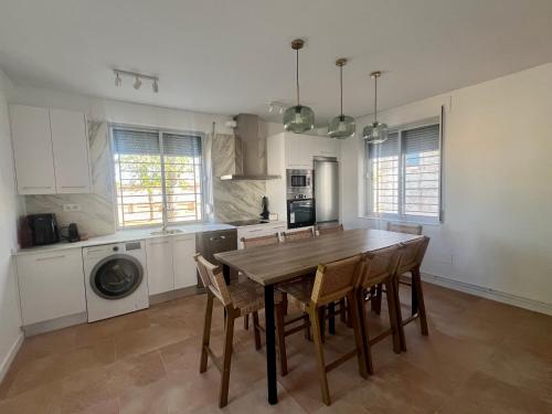 Køkken eller tekøkken på Casa Rural Las Escuelas de Pradoalegre