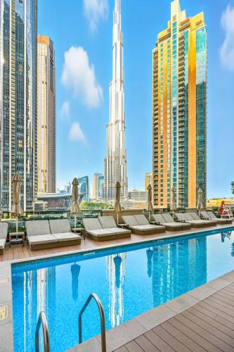 28th Floor Apartment Next to Burj And Mall Sleeps 7