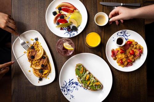 Mad på hotellet eller i nærheden